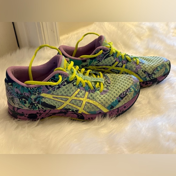 ASICS Gel Noosa Tri 11 Women’s Running Sneakers - Picture 1 of 13